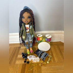 Rainbow high Vanessa Tempo very rare